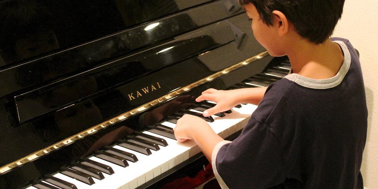 How to Learn to Play the Piano at Home?