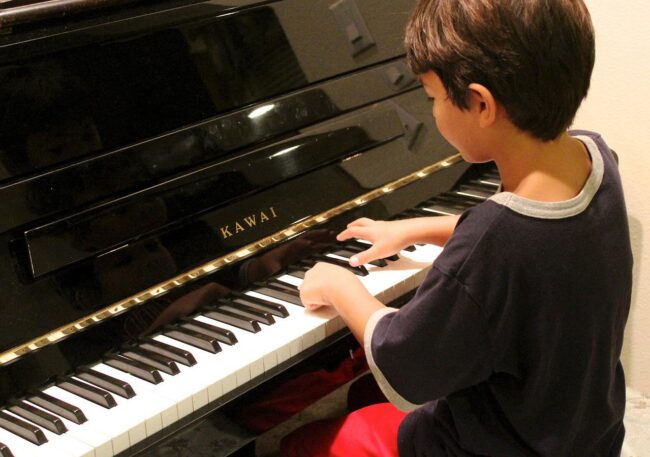 How to Learn to Play the Piano at Home?